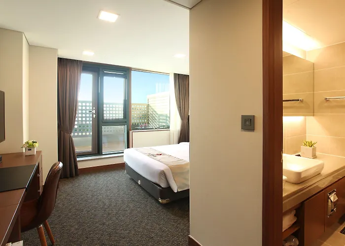 Hotel Skypark Kingstown Dongdaemun 4*