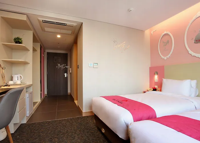 Skypark Kingstown Dongdaemun 4*